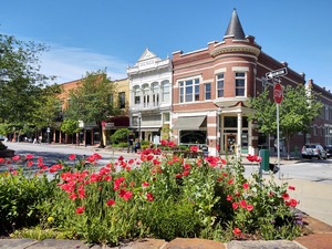Fayetteville-Arkansas-best-cities-freelancers (1)